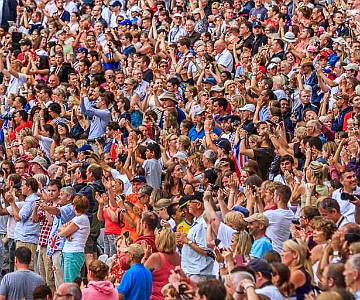 AJR-6141 Crowd