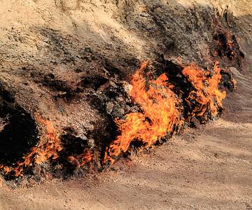 AJR-9699 Yanardargh Flaming Rocks