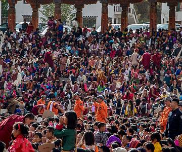 AJR-4786 Crowd inThimpu Dzong
