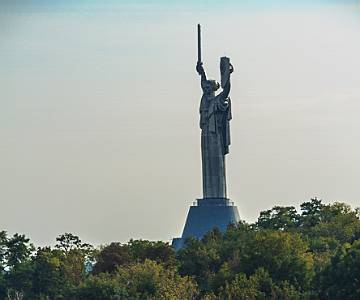 MAD-7939 Rodina Mat statue from Gate Church of the Trinity (Pechersk Lavra)
