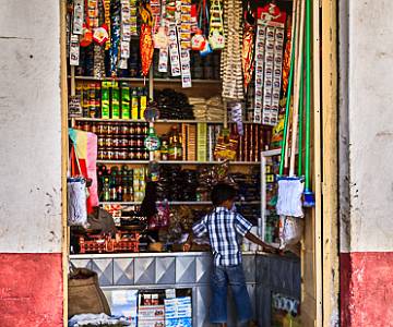 MAD-8824 Shop, Asmara