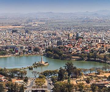 BRU-5667 Lac Anosy, Antananarivo, Madagascar