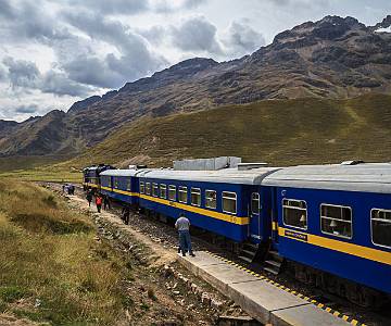 AJR-2125 Andean-Explorer Train