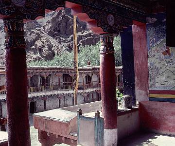 l074 Hemis gompa