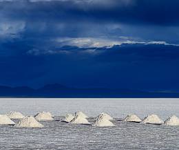 Bolivia Salt Lake of Uyuni, La Paz and Lake Titicaca